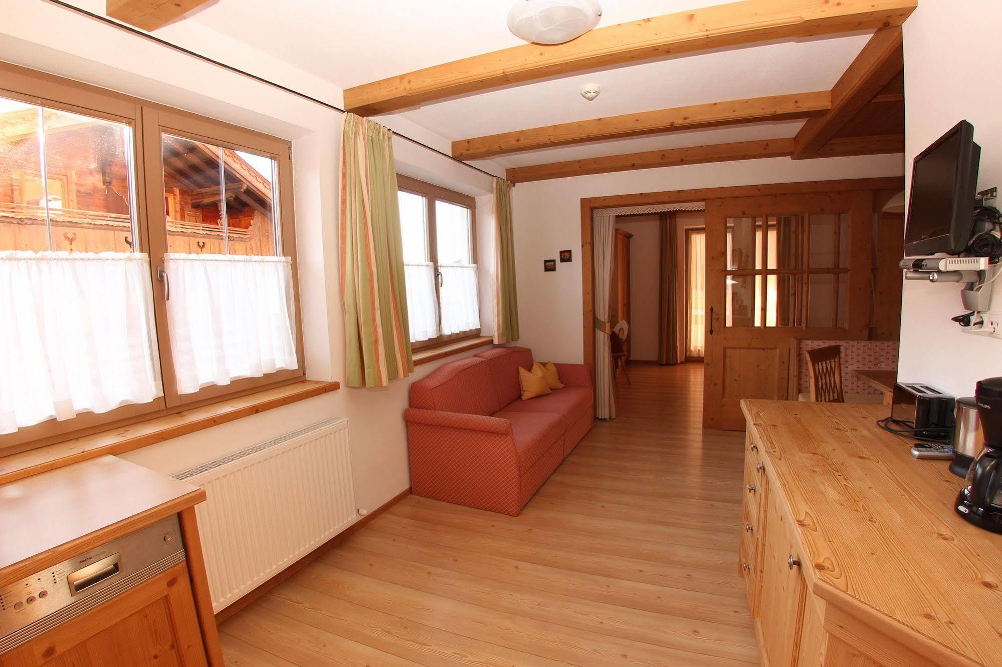 Das Gaestehaus Schneider Am Dorfplatz Alpbach Exterior foto