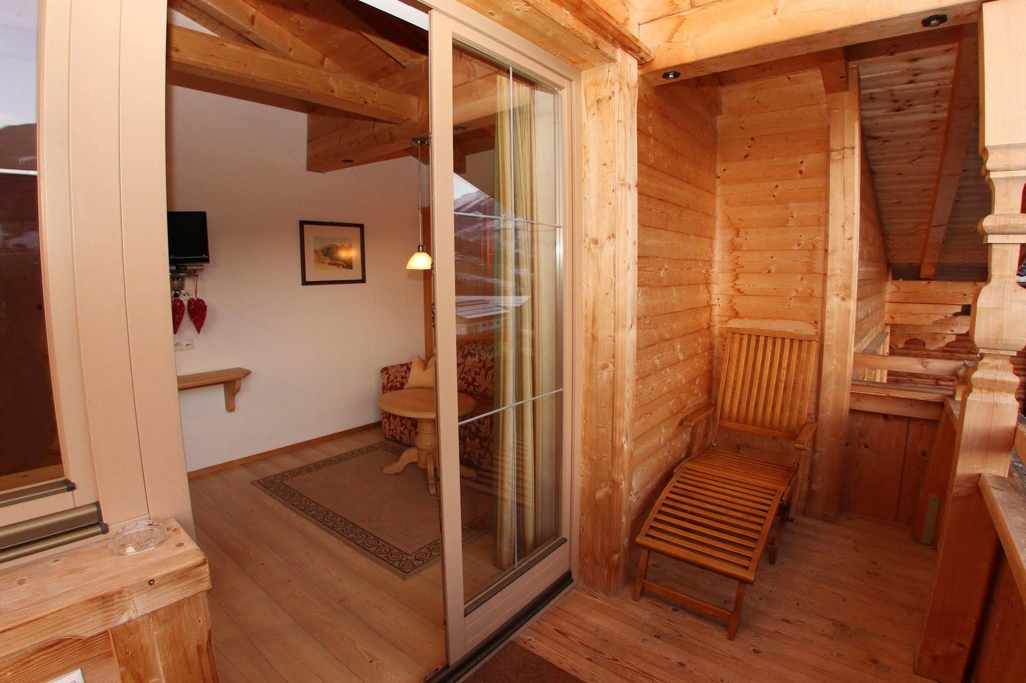 Das Gaestehaus Schneider Am Dorfplatz Alpbach Exterior foto