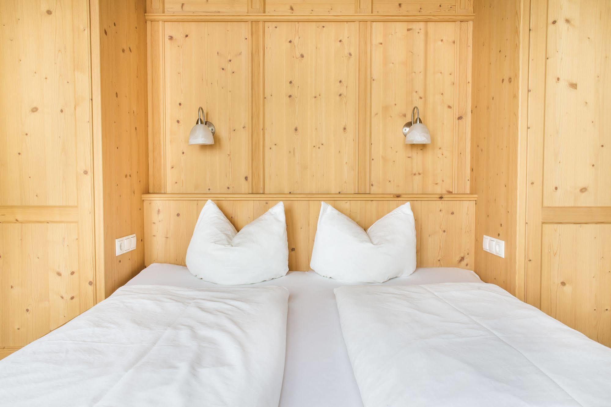 Das Gaestehaus Schneider Am Dorfplatz Alpbach Exterior foto